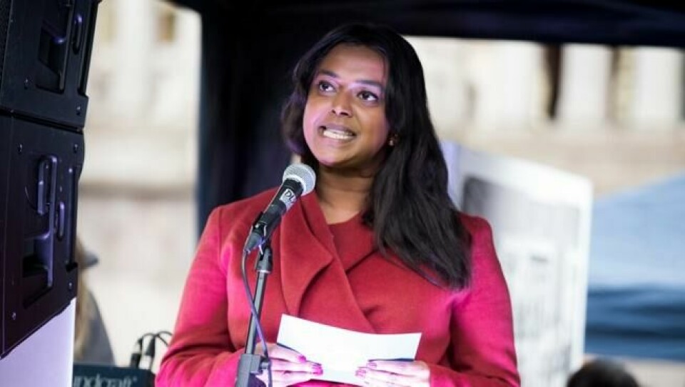 Gunaratnam engasjerte seg i Manshaus-saken, og holdt appell da det ble arrangert lysmarkering mot rasisme til minne om Johanne Zhangjia Ihle-Hansen. Gunaratnam engasjerte seg i Manshaus-saken, og holdt appell da det ble arrangert lysmarkering mot rasisme til minne om Johanne Zhangjia Ihle-Hansen. Foto: Terje Pedersen / NTB scanpix