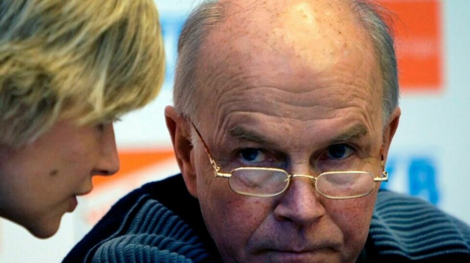 Anders Besseberg kvitter seg med advokatene sine. Foto: Lee Jin-man / AP Photo / NTB.
