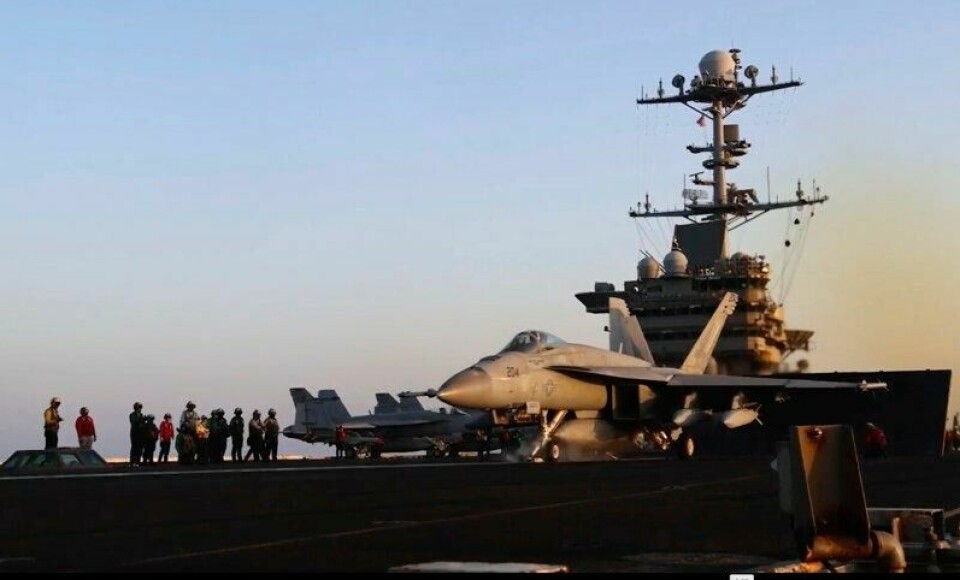 Et jagerfly tar av fra Harry S. Truman tidligere denne måneden før luftangrep mot Sana i Jemen. Et jagerfly tar av fra Harry S. Truman tidligere denne måneden før luftangrep mot Sana i Jemen. Foto: U.S. Navy / AP / NTB