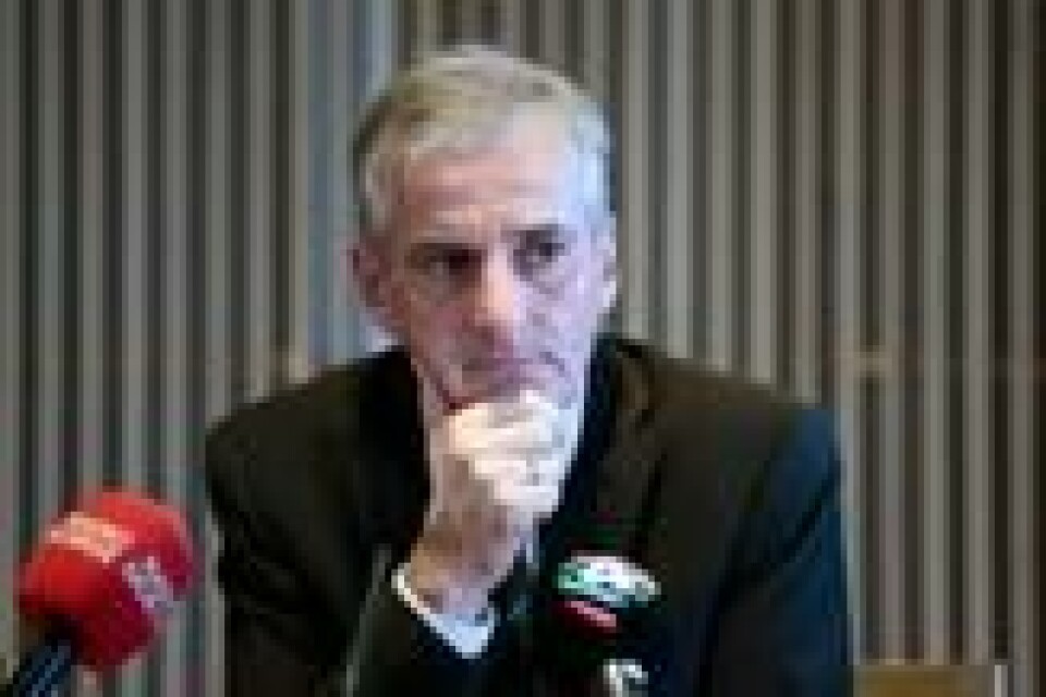 Ap-leder Jonas Gahr Støre hadde med seg telefonen under en reise til Russland. Foto: Lise Åserud / NTB scanpix Ap-leder Jonas Gahr Støre hadde med seg telefonen under en reise til Russland. Foto: Lise Åserud / NTB scanpix Foto: NTB scanpix