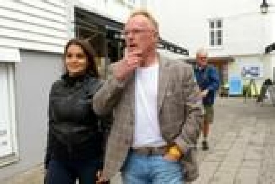 Per Sandberg sammen med sin norsk-iranske kjæreste Bahareh Letnes i Mandal sentrum. Foto: Espen Sand / NTB scanpix Per Sandberg sammen med sin norsk-iranske kjæreste Bahareh Letnes i Mandal sentrum. Foto: Espen Sand / NTB scanpix Foto: NTB scanpix