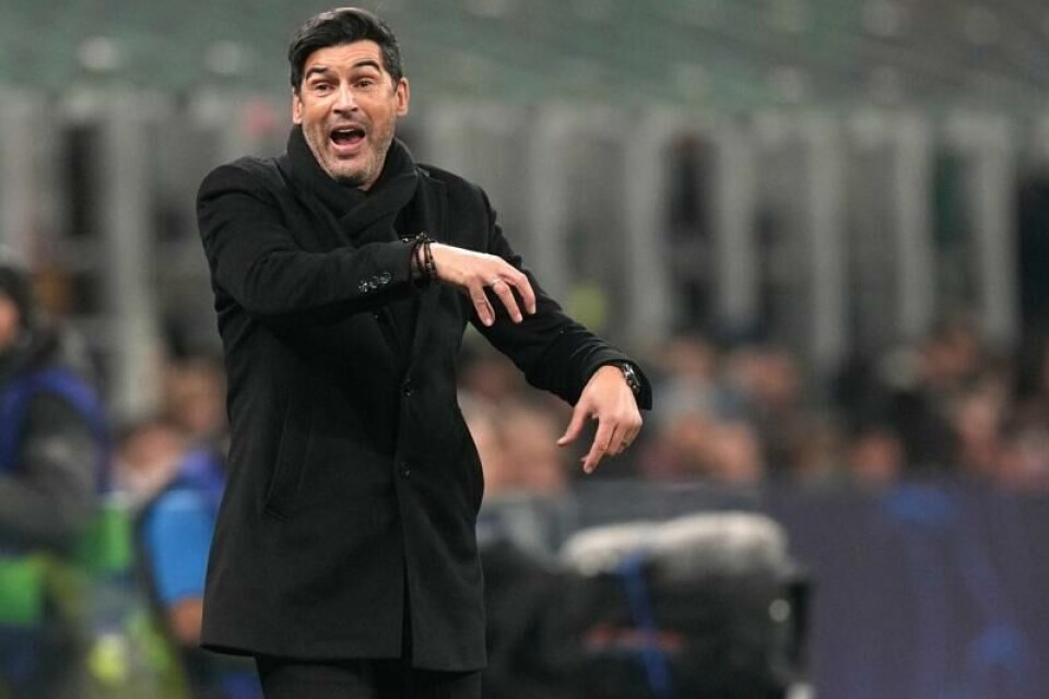 Paulo Fonseca har mistet jobben som Milan-trener.