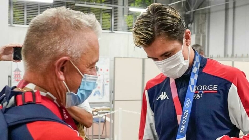 Gjert Ingebrigtsen og Jakob Ingebrigtsen (til høyre) etter 1500-meterfinalen i OL i 2021. Gjert Ingebrigtsen og Jakob Ingebrigtsen (til høyre) etter 1500-meterfinalen i OL i 2021. Foto: Lise Åserud / NTB