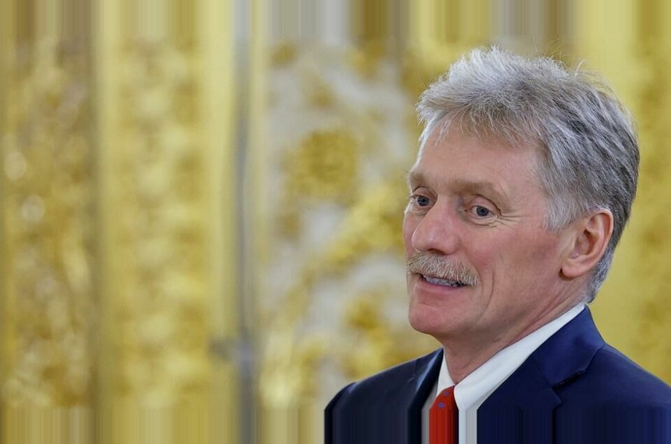 Kremlins talsmann Dmitry Peskov svarer påstandene om attendantsforsøk er ren løgn. Kremlins talsmann Dmitry Peskov svarer påstandene om attendantsforsøk er ren løgn. Foto: Evgenia Novozhenina / Reuters
