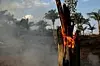 A tract of Amazon jungle is seen burning as it is being cleared by loggers and farmers in Iranduba, Amazonas state, Brazil August 20, 2019. REUTERS/Bruno Kelly Foto: Bruno Kelly / Reuters