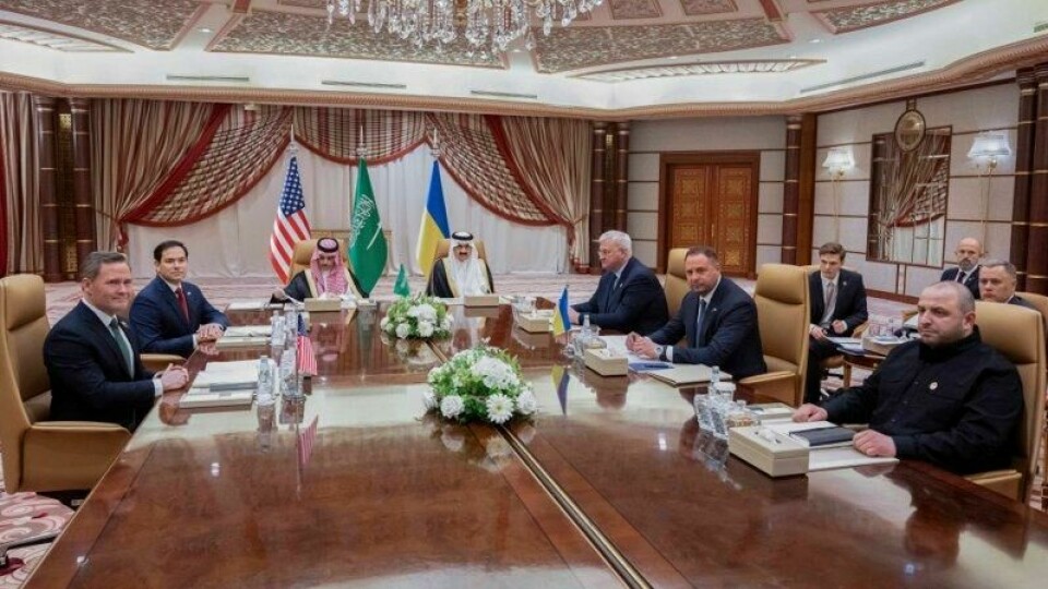 Representanter fra USA og Ukraina var tirsdag samlet i Jeddah i Saudi-Arabia. Representanter fra USA og Ukraina var tirsdag samlet i Jeddah i Saudi-Arabia. Foto: Saul Loeb / Pool / AP / NTB