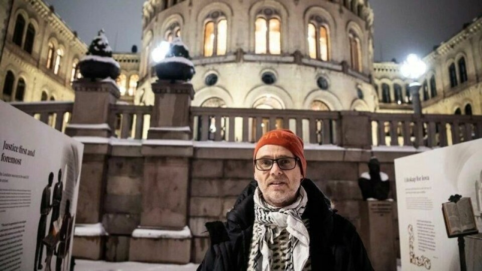 Som Palestina-aktivist, deltok Fredrik Glad-Gjernes i fjor i en rekke ulike aksjoner og blokader av offentlige bygninger. Neste uke må han også møte i Oslo tingrett tiltalt for ti tilfeller av sivil ulydighet.