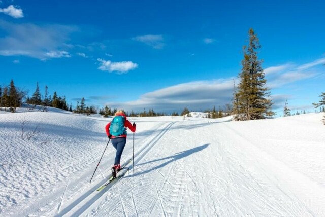 Dette bildet ble tatt i Selbu i vinterferien tidligere i vinter. Snøforholdene var nok langt bedre da enn hva påsken kan by på mange steder. Røde Kors ber folk være klar over at regn og høyere temperaturer utover dagen kan gjøre snøen både våt og tung på skituren tilbake.
