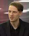 HISTORIEN: Pär Andersson, sportssjef i Expressen, mener hele historien om Johaugs positive dopingprøve ikke er fortalt. Foto: Expressen / Skjermdump