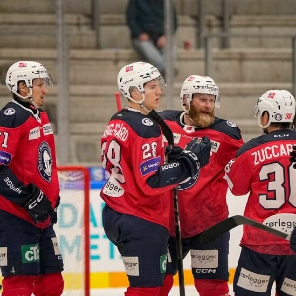 Pent samarbeid mellom Mats Zuccarello og Patrick Thoresen sendte Norge i ledelsen mot Japan. Foto: Bo Amstrup/Ritzau Scanpix / NTB