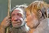 Rekonstruksjon av en neandertal-mann og -kvinne. For om lag 30 000 år siden døde den aller siste neandertaleren. Men neandertalere og moderne mennesker fikk barn sammen. Foto: AP / NTB scanpix.
