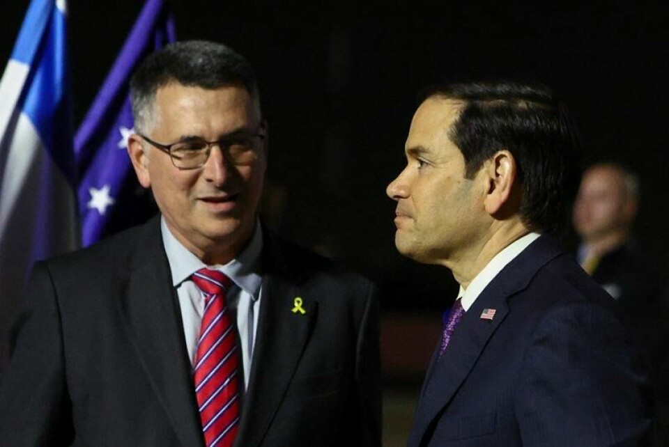 USAs utenriksminister Marco Rubio ønskes velkommen til Israel av utenriksminister Gideon Saar.