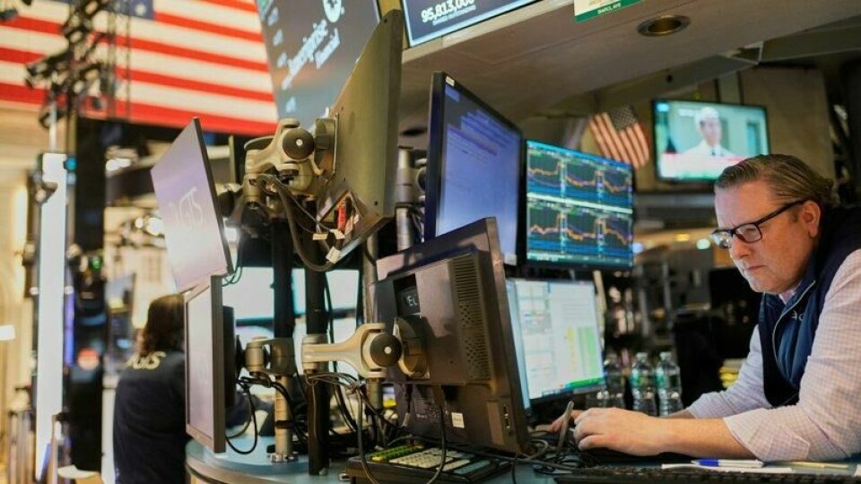 En aksjemegler på gulvet i New York Stock Exchange onsdag.