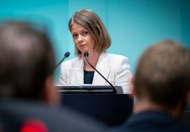 Hovedstyret i Norges Bank har avgjort at to selskaper skal utelukkes fra oljefondets investeringer. Sentralbanksjef Ida Wolden Bache leder hovedstyret.
