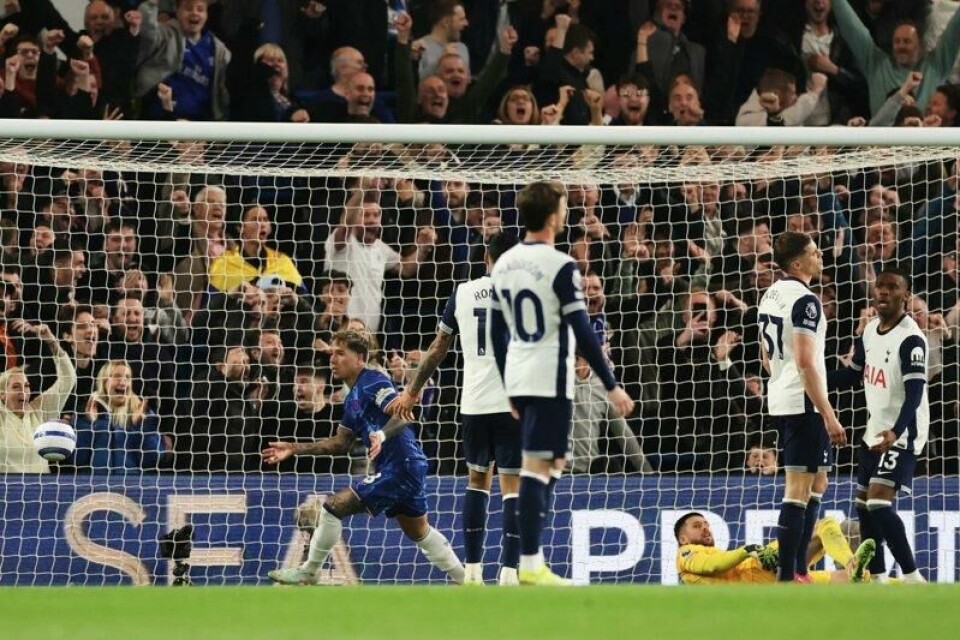 Enzo Fernández (t.v.) har her akkurat sendt Chelsea i ledelsen mot Tottenham.