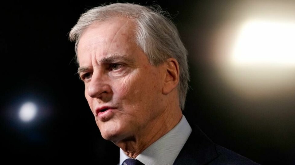 Statsminister Jonas Gahr Støre (Ap) sier regjeringen står klar til å bidra til å få kong Harald hjem fra Malaysia så raskt som mulig.