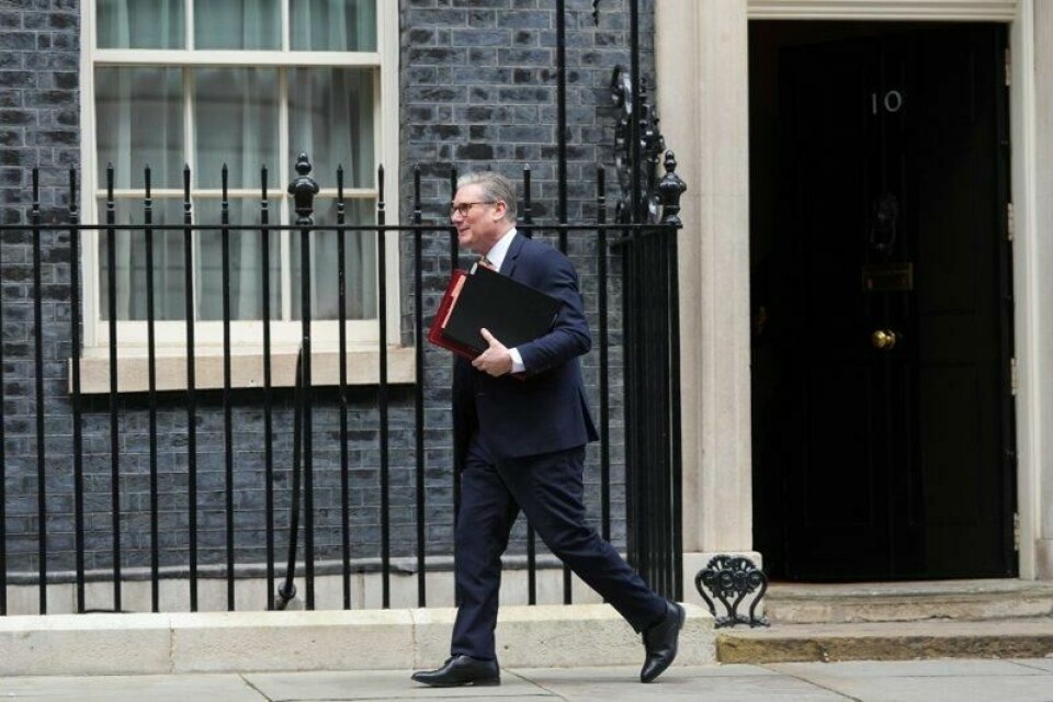 Storbritannia ønsker velkommen USAs arbeid med å få i stand våpenhvile i Ukraina. Bildet viser statsminister Keir Starmer etter et møte i Downing Street onsdag.