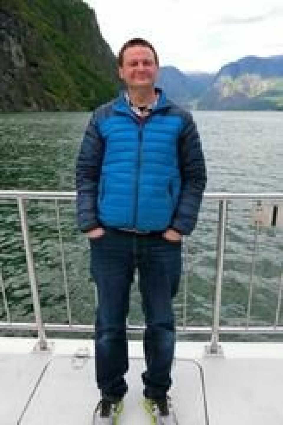Thomas Henden har kjørt elbil i 17 år, og er ikke imponert over mengden skilter til ladestasjoner. Thomas Henden har kjørt elbil i 17 år, og er ikke imponert over mengden skilter til ladestasjoner. Foto: Privat