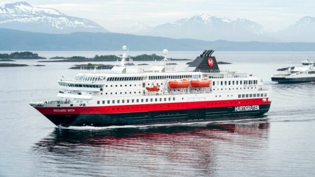 Rederiets pressekontakt Tarjei Kramviken er kjent med at ikke alle beskrivelsene treffer blink.