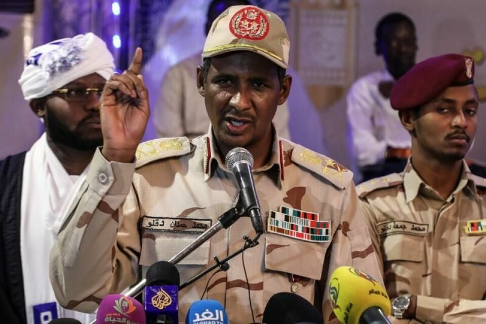 Mohammed Hamdan Dagalo og hans RSF-milits anklages for krigsforbrytelser og forbrytelser mot menneskeheten i Sudan, der militsen siden april 2023 har ligget i krig med landets regjeringshær.