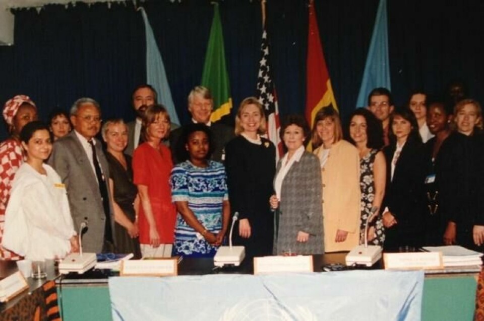 Øyvind Olsen møtte USAs daværende førstedame Hillary Clinton under en konferanse i 1999. Øyvind Olsen møtte USAs daværende førstedame Hillary Clinton under en konferanse i 1999. Foto: Privat