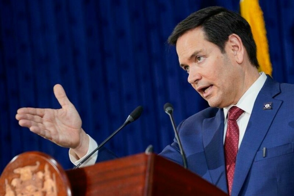 USAs utenriksminister Marco Rubio vedgår at det var en stor tabbe å inkludere en journalist i meldingsgruppa da angrepet mot Jemen ble planlagt, men ikke at angrepet ble diskutert på en kommersielt tilgjengelig plattform som Signal og at deltakerne benyttet mobiltelefonene sine til å diskutere angrepsplanen.