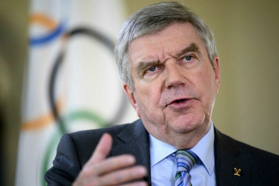 IOC-president Thomas Bach går ut mot det norske hoppjukset i ski-VM.
