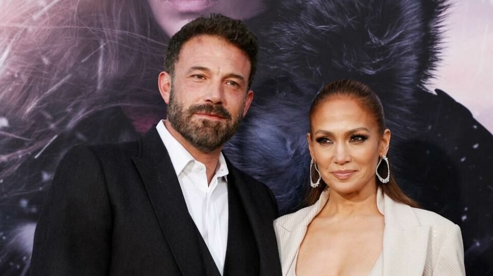 Skuespiller Ben Affleck, kjent fra Gone Girl og Batman, og skuespillerinne og artist Jennifer Lopez, kjent med låter som On the floor og Let's get loud.
