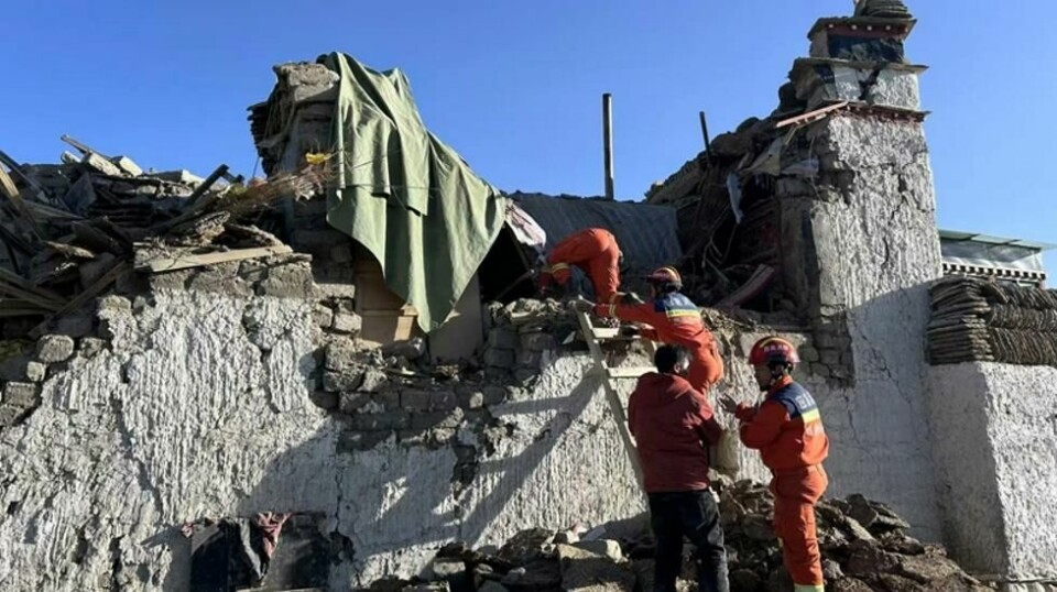 Minst 95 personer er bekreftet døde som følge av jordskjelvet i Tibet, ifølge det kinesiske nyhetsbyrået Xinhua.