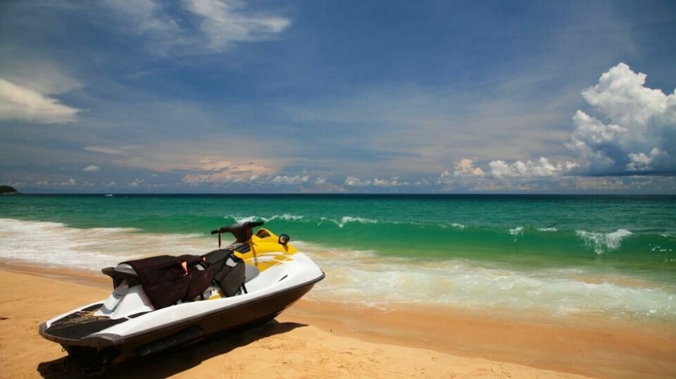 En gruppe ungdommer ble krevd for 10.000 kr for skade på vannscooter under ferie i Thailand. Illustrasjonsbilde fra Karon beach ved Phuket i Thailand. Foto: Colourbox.com