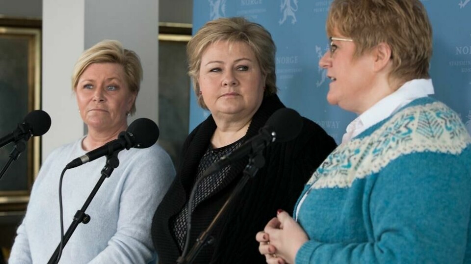 Statsminister Erna Solberg (H) (midten), Finansminister Siv Jensen (FrP) og Kulturminister Trine Skei Grande (V) (t.h.).