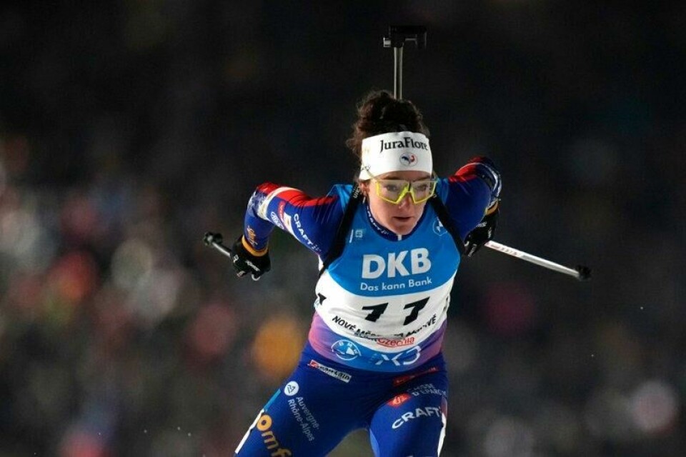 Lou Jeanmonnot vant fellesstarten i slovenske Pokljuka.