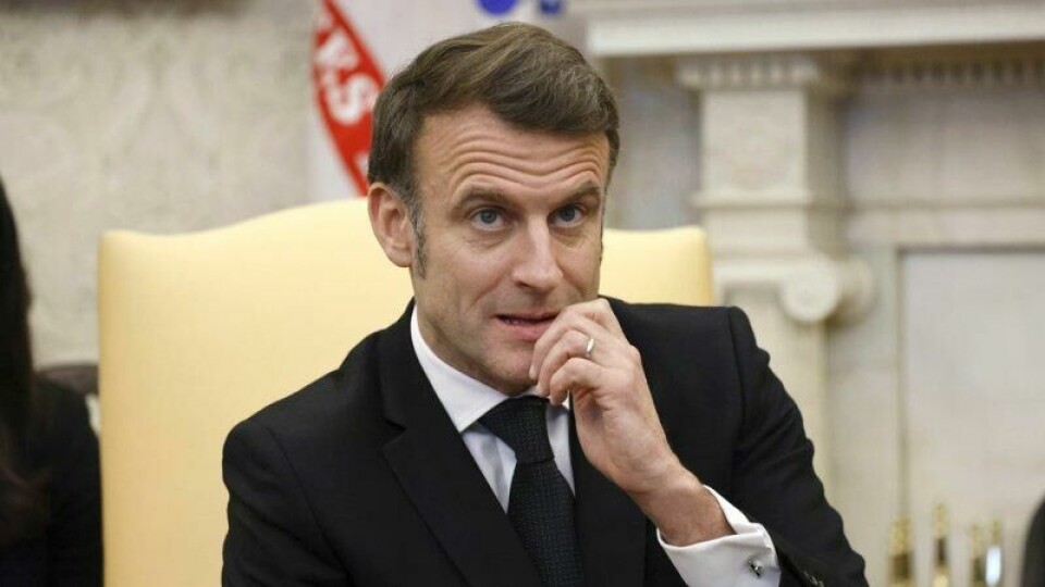 Frankrikes president Emmanuel Macron er tydelig i sin støtte til Ukraina. Her fra hans egen seanse med Trump i Det hvite hus mandag.