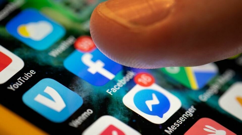 Brukere av Facebook vil om ikke lenge oppleve at KI-generert innhold blir merket. Foto: Jenny Kane / AP / NTB