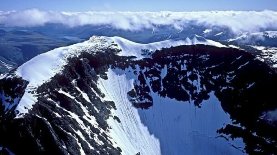 Kebnekaise er Sveriges høyeste fjell, og utgjøres av et fjellmassiv i Kiruna kommune. Kebnekaise ligger i Lappland, og rager 2096,8 meter over havet. Kebnekaise er Sveriges høyeste fjell, og utgjøres av et fjellmassiv i Kiruna kommune. Kebnekaise ligger i Lappland, og rager 2096,8 meter over havet. Foto: NTB