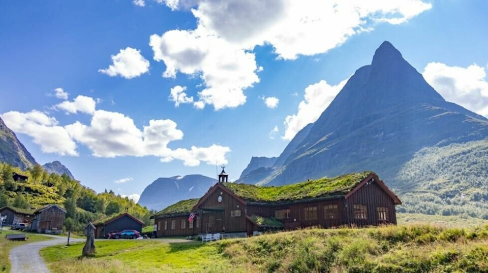 Svært mange har søkt seg til norske overnattingssteder i sommer. Her er Innerdalshytta i Sunndal kommune i Møre og Romsdal. Foto: Paul Kleiven / NTB
