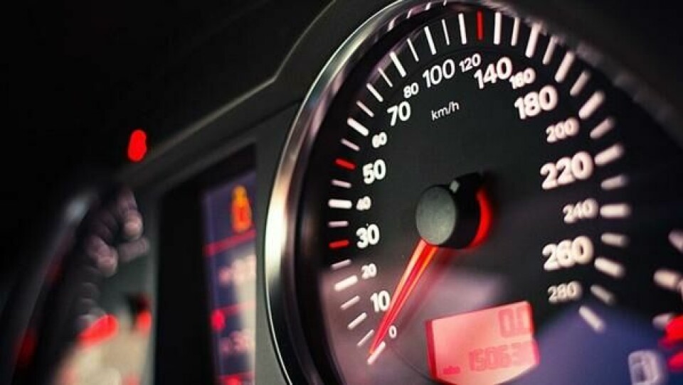 Føreren av bilen var en mann i slutten av tenårene som hadde et nyervervet førerkor. Illustrasjonsbilde.