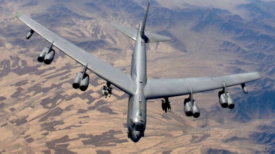 Et amerikansk B-52 over Afghanistan. Det var et fly av denne typen som var innblandet i hendelsen over Sør-Kinahavet tidligere denne uken. Et amerikansk B-52 over Afghanistan. Det var et fly av denne typen som var innblandet i hendelsen over Sør-Kinahavet tidligere denne uken. Foto: Master Sgt. Lance Cheung / Det amerikanske luftforsvaret / Reuters / NTB