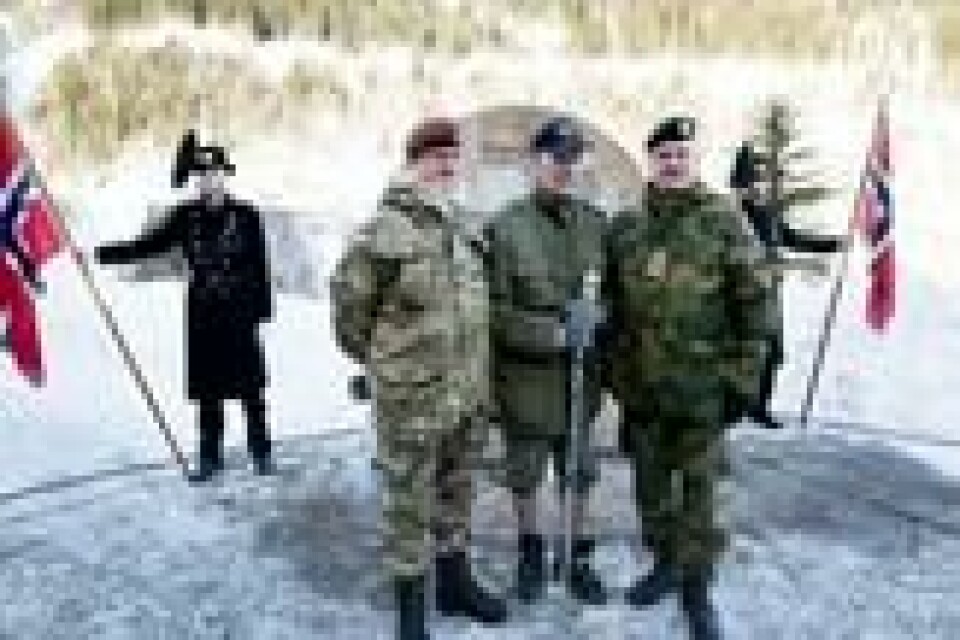 Under 70-årsdagen for tungtvannsaksjonen mot kraftanlegget på Vemork på Rjukan møtte general Sir Richard Shirreff, Joachim Rønneberg og daværende forsvarssjef Harald Sunde. Under 70-årsdagen for tungtvannsaksjonen mot kraftanlegget på Vemork på Rjukan møtte general Sir Richard Shirreff, Joachim Rønneberg og daværende forsvarssjef Harald Sunde. Foto: Marte Christensen / NTB