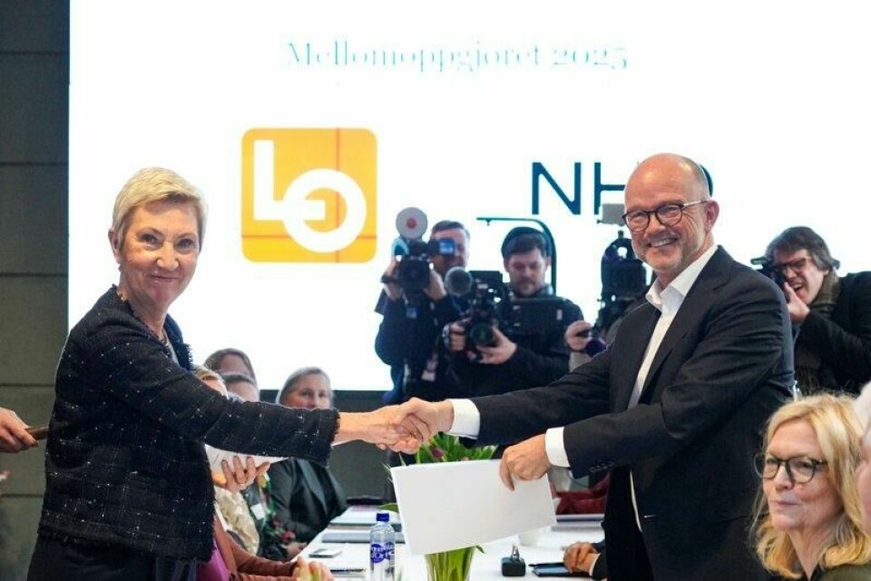 Lønnsforhandlingene mellom LO/YS og NHO starter med kravoverrekkelse i Næringslivets Hus fredag.