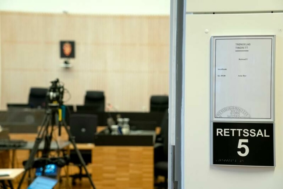 Arne Bye og forsvarerne reagerte da retten som behandler Frosta-saken, tirsdag fikk se videobevis av feil kvinne. Illustrasjonsfoto: Gorm Kallestad / NTB