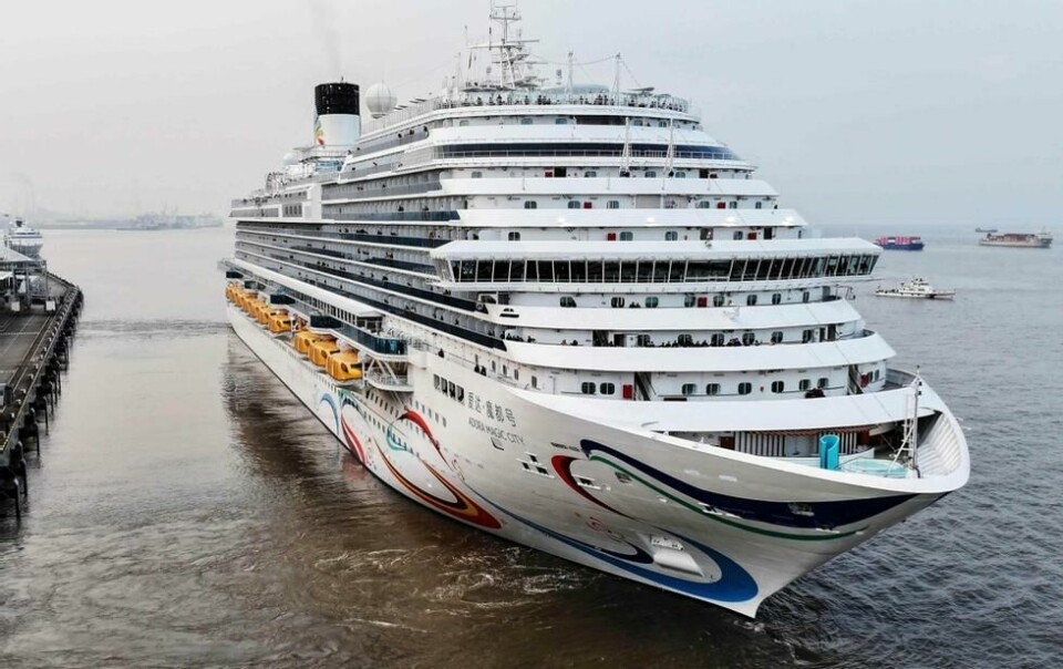 Kinas første egenbygde cruiseskip Adora Magic City i Shanghai. Skipet er spesialbygd for det kinesiske markedet. Kinas første egenbygde cruiseskip Adora Magic City i Shanghai. Skipet er spesialbygd for det kinesiske markedet. Foto: AFP / NTB
