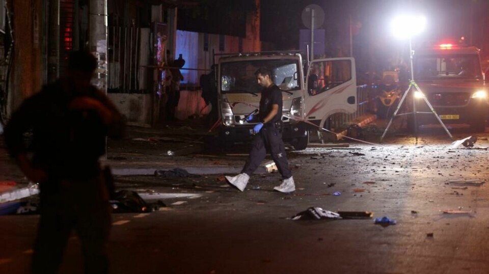 Israelske medier skriver at det var gjerningsmannen som ble drept i eksplosjonen i Tel Aviv søndag kveld. En synagoge i nærheten skal ha vært målet.
