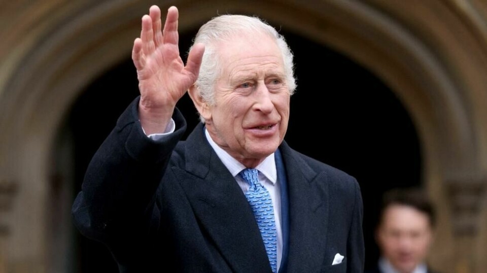 For å markere at kong Charles er tilbake på jobb, skal han og dronning Camilla besøke et behandlingssenter for kreft førstkommende tirsdag. Her fra påskedagsgudstjeneste i St. George's Chapel.