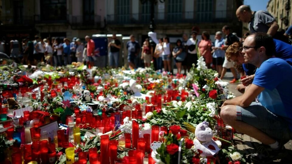 Blomsterhav etter terroren i Barcelona.