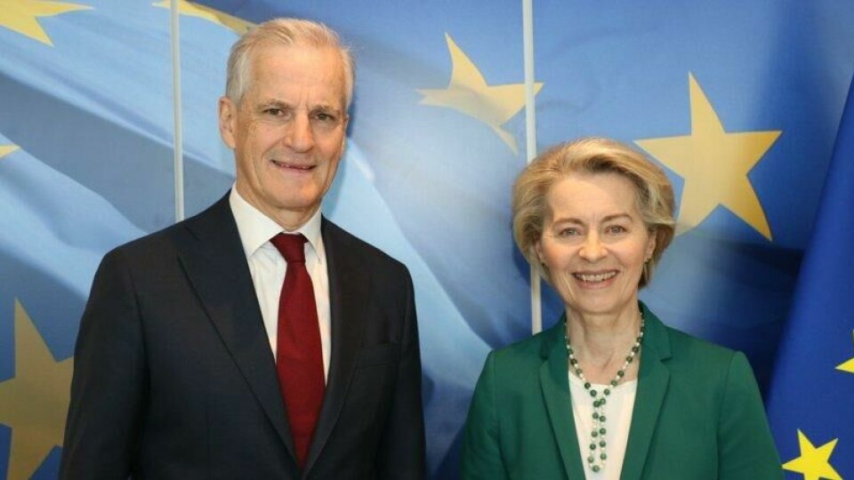 Statsminister Jonas Gahr Støre og president i EU-kommisjonen Ursula von der Leyen i Brussel mandag.