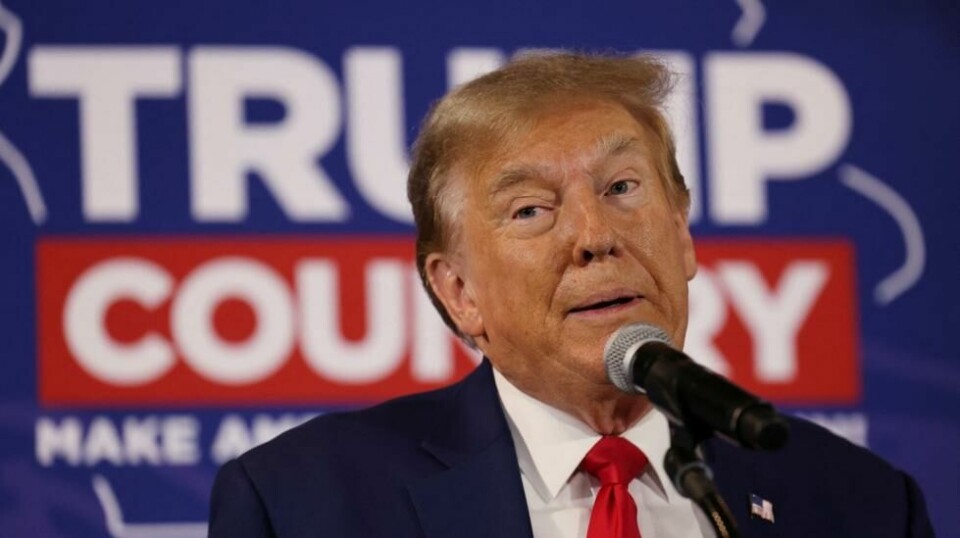 USAs tidligere president og republikanske presidentkandidat Donald Trump møter tilhengere i Iowa, 2. desember 2023.