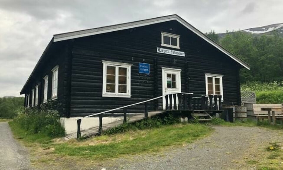 Tømmerhuset som museet ligger i er fra cirka 1880 og bygget på Lillehammer. Det ble tatt ned og sendt til Alta i 1946 som en del av krigshjelpen til den utbrente landsdelen.Foto: Roger Grosvold Tømmerhuset som museet ligger i er fra cirka 1880 og bygget på Lillehammer. Det ble tatt ned og sendt til Alta i 1946 som en del av krigshjelpen til den utbrente landsdelen.Foto: Roger Grosvold