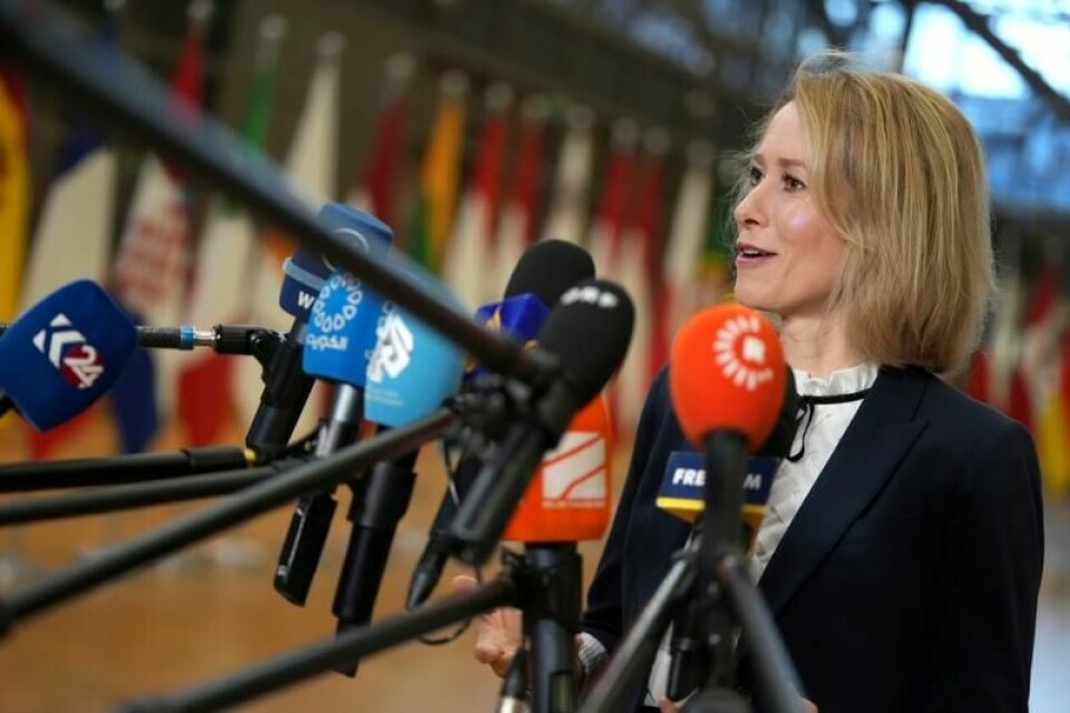 EUs utenrikssjef Kaja Kallas snakker med pressen i Brussel mandag.