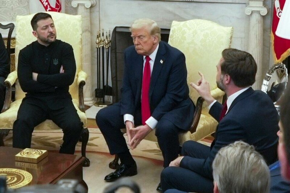 USAs visepresident J.D. Vance og president Donald Trump skjelte ut Ukrainas president Volodymyr Zelenskyj for åpent kamera i Det hvite hus fredag 28. februar.